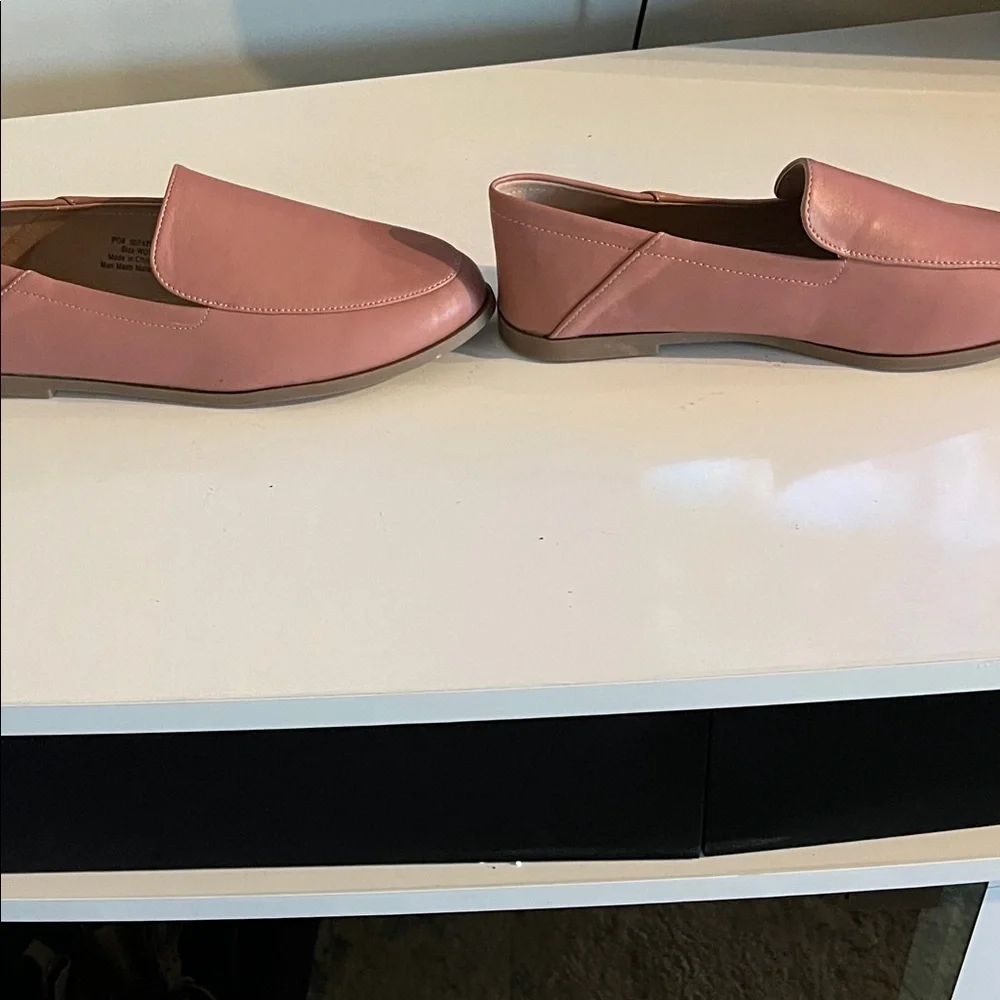 Journee Collection Women's‎ Wide With true comfort, foam slip on Flats Size W 9